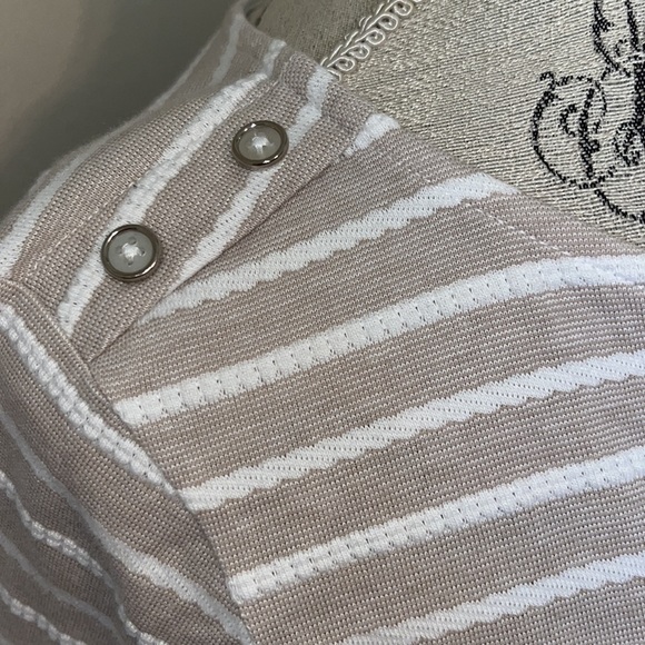 FINAL MARKDOWN BEFORE DELETING…Croft and barrow pullover top Size Medium - Picture 2 of 6